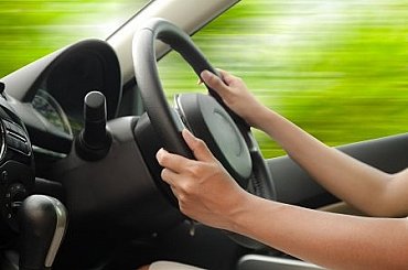 Ruský autoprůmysl pod nadvládou Pekingu. Číňané už mají dvě třetiny trhu s novými auty, Rusové bez čínských komponent nevyrobí ani Ladu