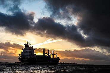 Evropa se zbavuje fosilních paliv, někteří ale šlapou na brzdu. Žebříček loudalů vede nečekané jméno