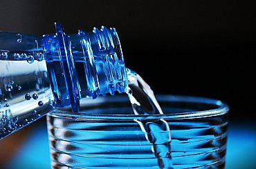 V Anglii mělo tento týden kvůli vedru problémy s dodávkami vody přes 20.000 lidí