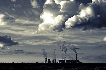 Statisíce lidí v Kyjevě a v Charkově zůstávají po ruských útocích bez tepla